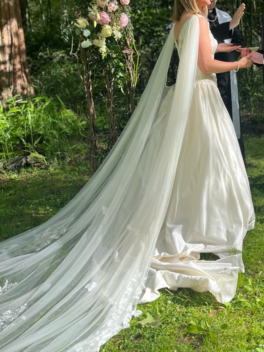 100% silk vintage Ivory Bridal Gown with straps with beaded bodice - Picture 5 of 16